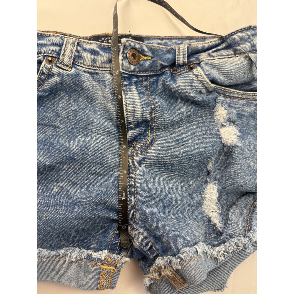 Lucky Brand Riley Shorts Girls 14 Blue Acid Wash Distressed Denim Cut Offs - Picture 7 of 10